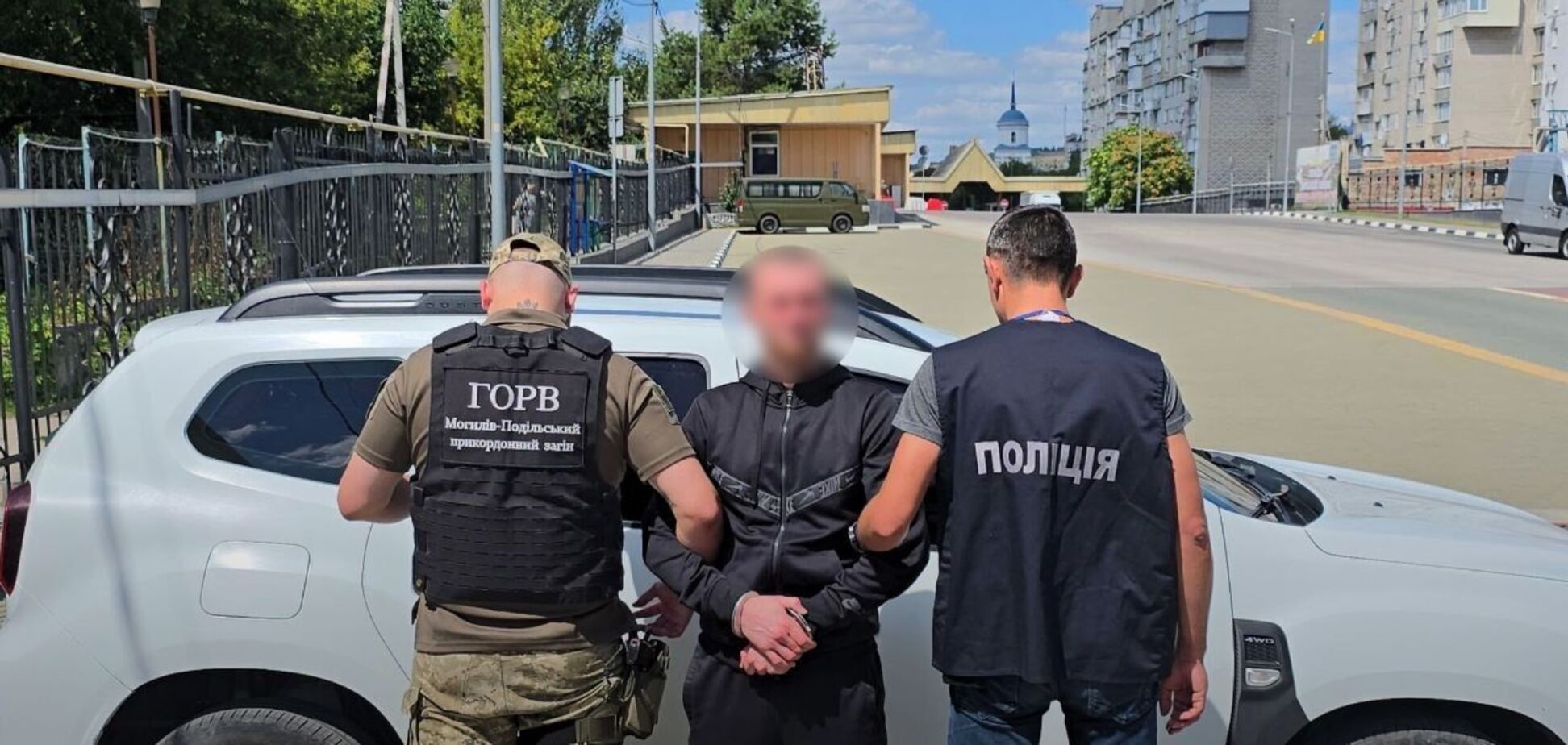 Из Молдовы экстрадировали в Украину организатора незаконного переправки мужчин через границу. Фото