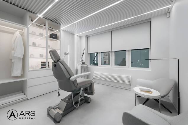 ARS Capital приобрела 100% акций Age Management System