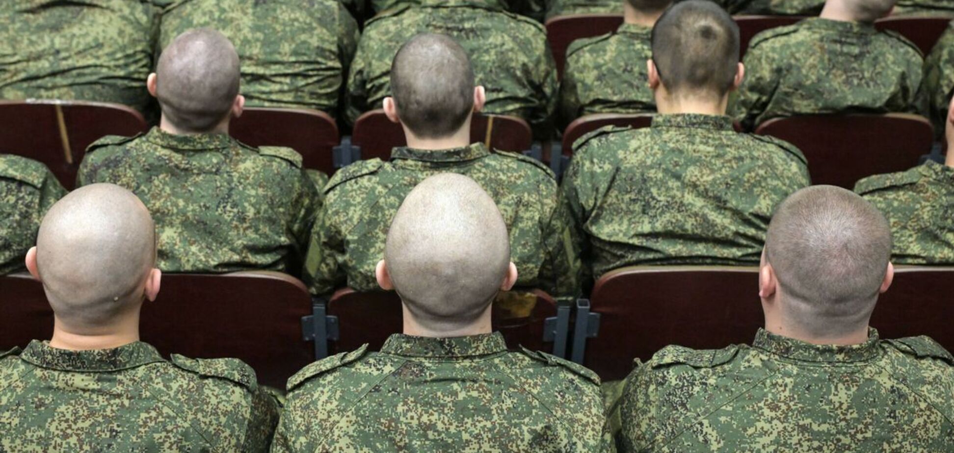 Кремль сделал ставку на вербовку контрактников из-за высоких рисков в случае мобилизации – The Guardian