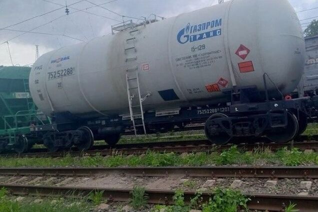 'Отряды Буданова' взорвали железнодорожные цистерны с топливом в Оренбургской области РФ. Фото, видео