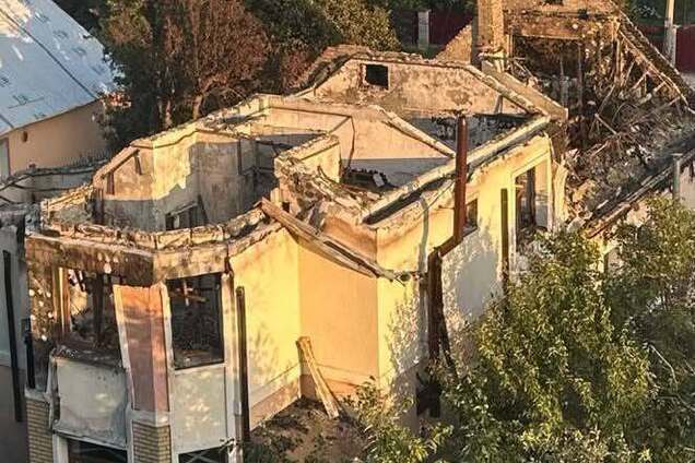 «Где людям жить?» Семья, лишившаяся дома из-за атаки на Вишневое, обратилась к властям