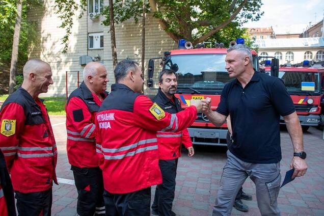 Брюссель передал Киеву ещё 3 пожарных машины: Кличко показал фото