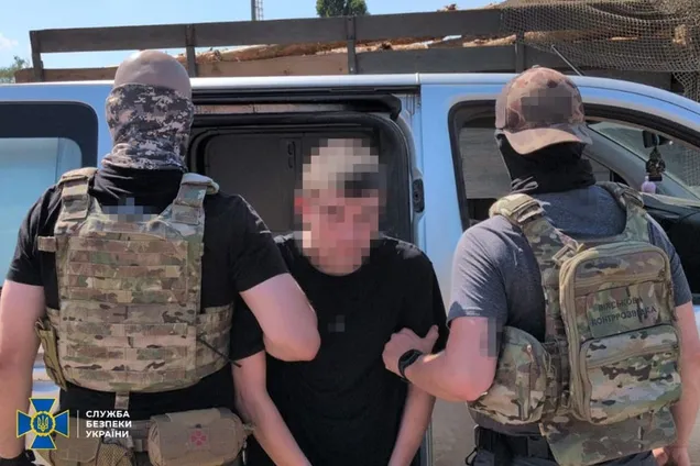 СБУ затримала російського агента, який зареєстрував для ворога десятки Starlink. Фото