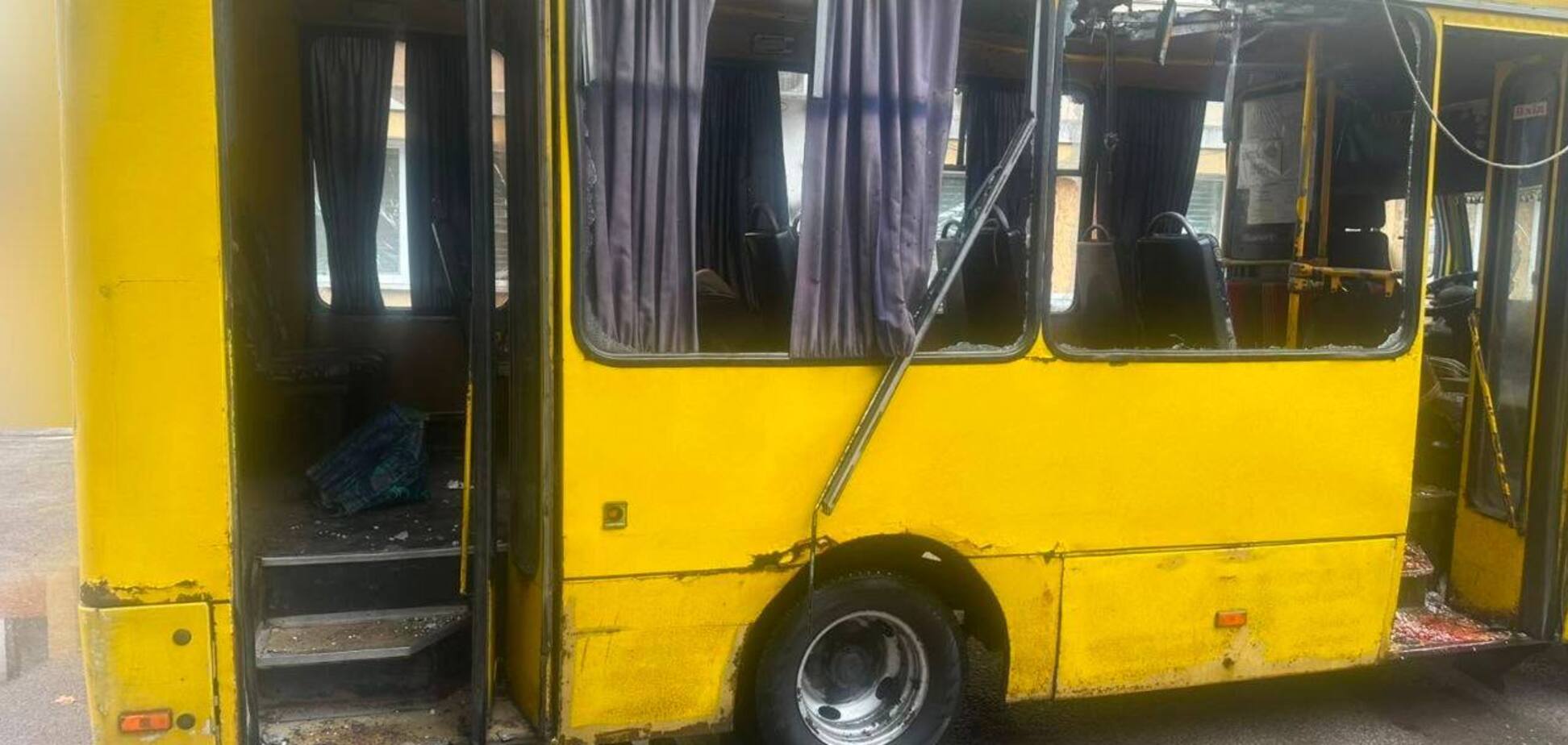Пострадавшая маршрутка в Херсоне