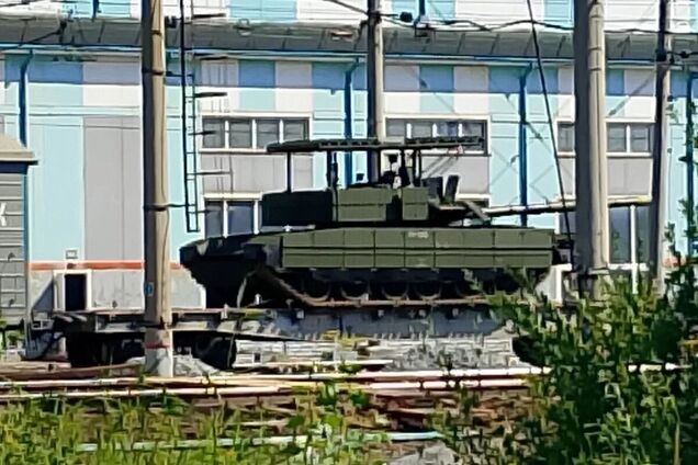 Окупанти засвітили модернізований танк Т-80БВМ: фото і характеристики