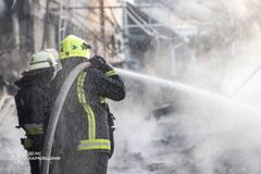 Враг с ночи атакует Харьковщину БпЛА: пострадали дети, вспыхнул пожар на почтовом терминале. Фото