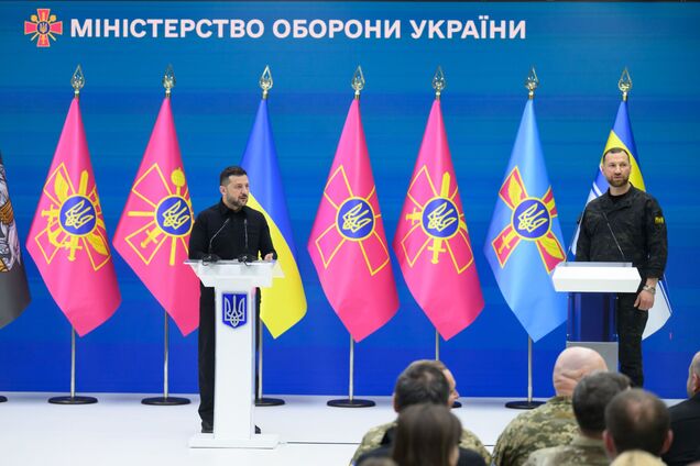 'Нужны реальные решения': Зеленский назвал ключевые приоритеты в работе Минобороны под руководством Хмары. Видео