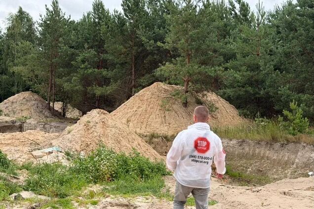 Правозахисники зафіксували ймовірний незаконний видобуток піску біля Макарова