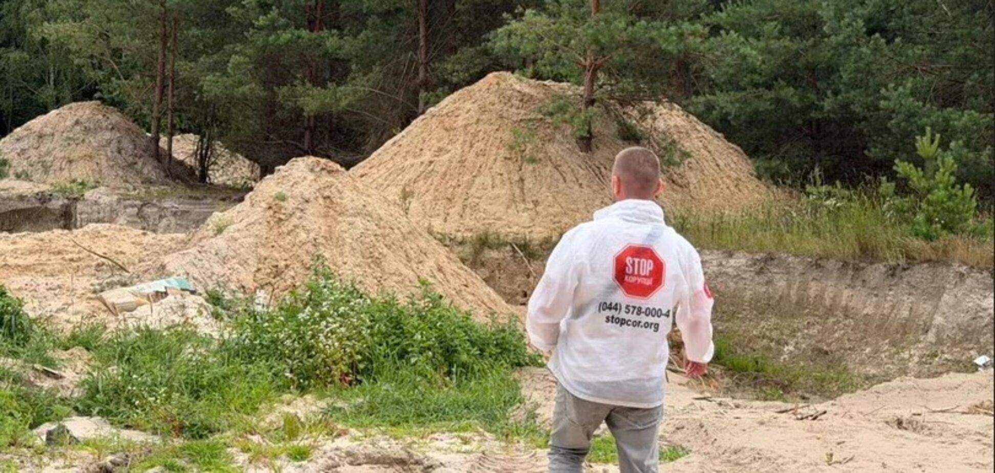 Правозащитники зафиксировали вероятную незаконную добычу песка возле Макарова
