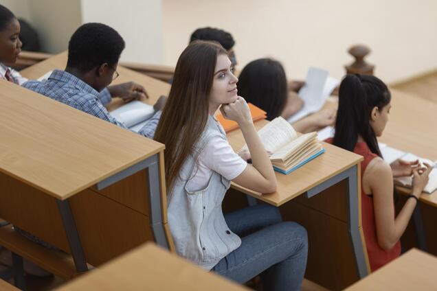 Київ ризикує залишитися без учителів хімії: вступна кампанія 2026 показала тривожний результат
