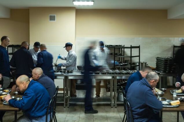 Украинские военные взяли в плен группу оккупантов: те сделали интересное признание. Видео