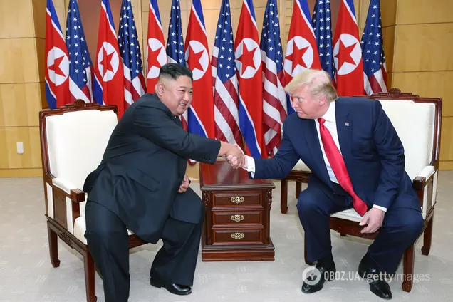 Удар по Кореї – урок для України: якщо Трамп змінює правила для союзників, чого тоді варті потенційні американські гарантії для Києва? Інтерв’ю з Долговим