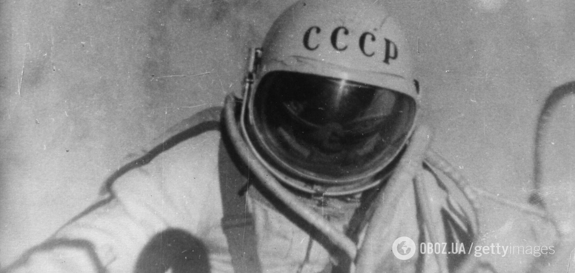 В 1965-м Леонов первым вышел в открытый космос и не смог вернуться назад из-за скафандра: как удалось разрешить ситуацию