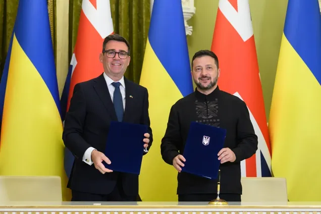 Украина и Британия подписали историческое соглашение об оборонных технологиях и ИИ: что известно