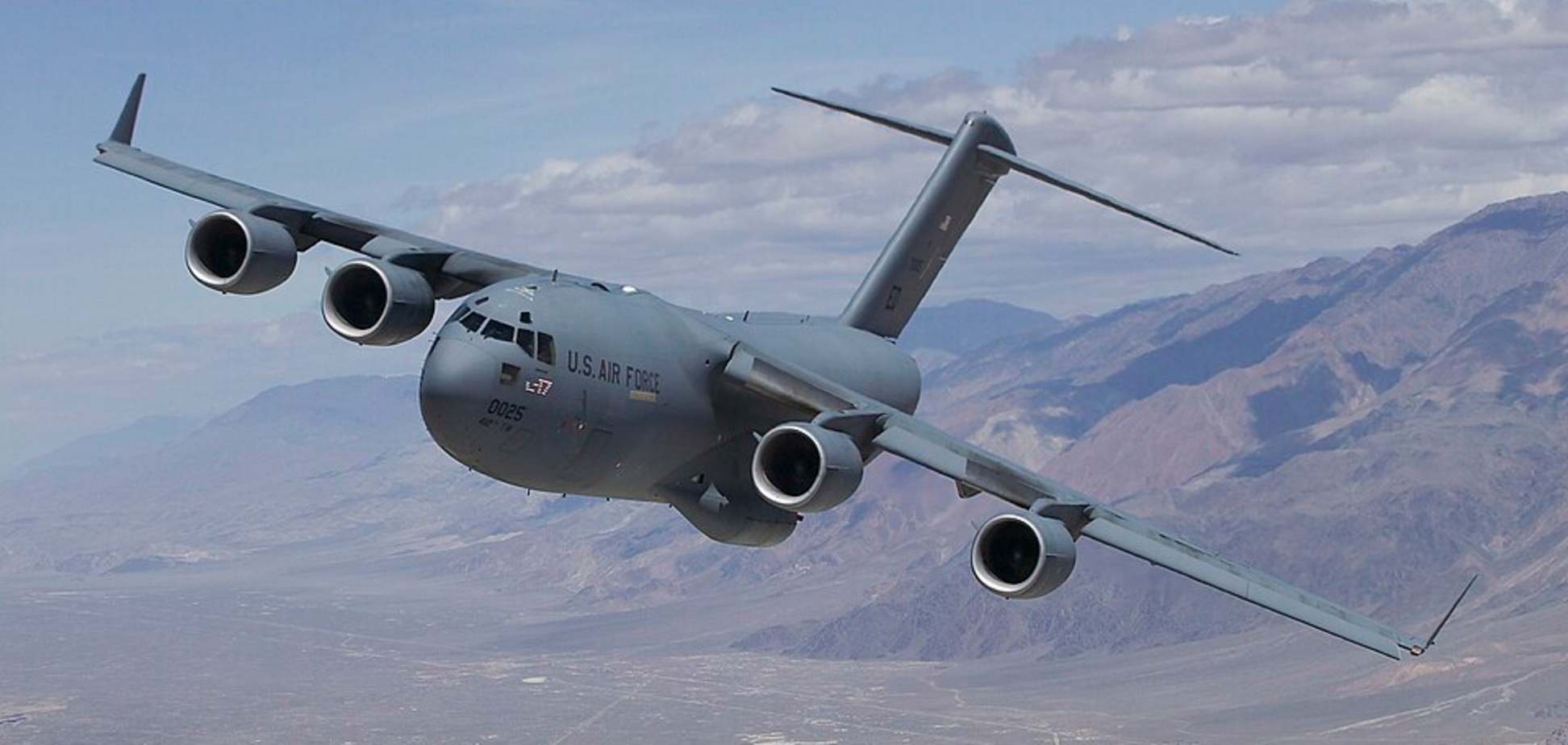 Самолет Boeing C-17 Globemaster III прибыл в Россию