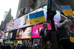 Иллюстрация — беженцы из Украины в США