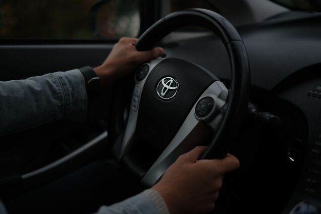 Які авто Toyota майже не падають у ціні при перепродажі: топ 10