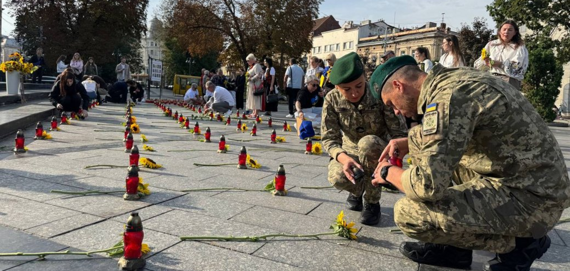 'Ми пишаємося своїми воїнами': як в Україні вшановують загиблих захисників і захисниць. Фото акцій із різних областей