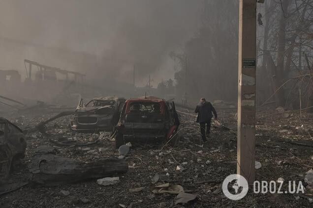 На Київщині внаслідок ворожої атаки загинули 37 осіб, десятки постраждалих: оголошено День жалоби. Фото, відео і всі подробиці