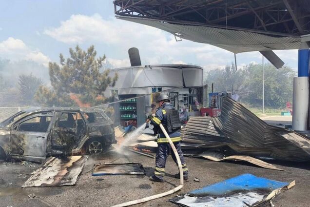 Росія вдарила по Дніпропетровщині: понівечено АЗС, загинули троє людей. Фото
