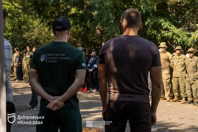 В Днепре молодежь обучали действовать в условиях войны: 140 участников прошли курс подготовки «Нация непокоренных»