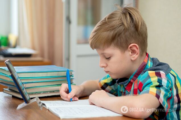 Ілюстративне зображення. Українці розсварилися через 'Пакунок школяра'