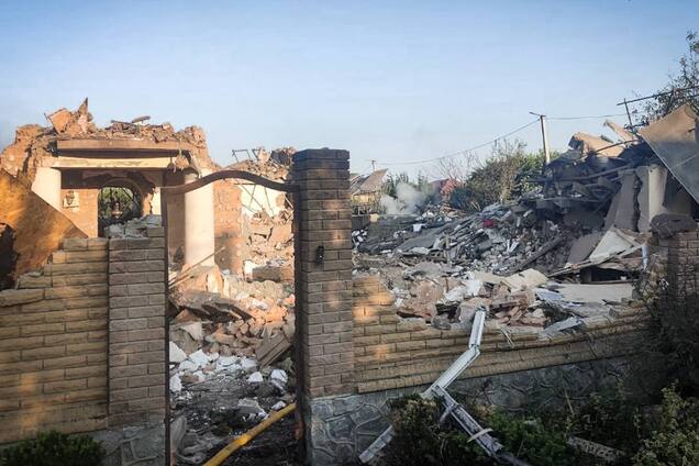 'Невимовний біль': у Сумах від ударів російських КАБів загинули двоє дітей та літня жінка. Фото