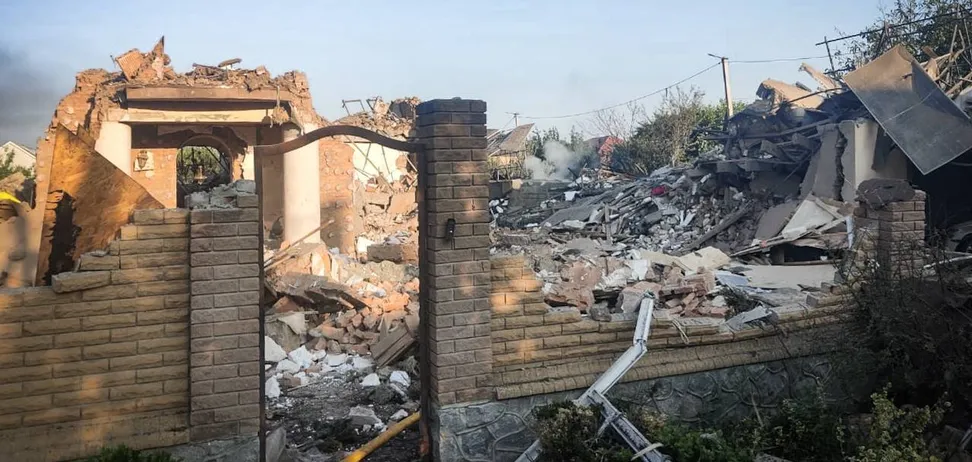 "Невиразимая боль": у Сумах від ударів російських КАБ загинули двоє дітей і літня жінка. Фото