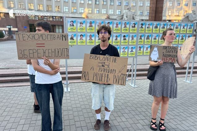 'Зроблено лише половину': у містах України 21-й день поспіль тривають масові мітинги за повернення Федорова в МО. Фото і відео