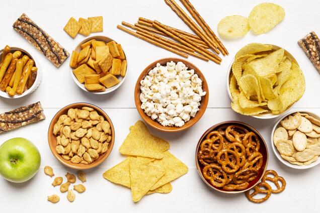 Какие продукты способствуют накоплению жира на спине: диетологи дали ответ