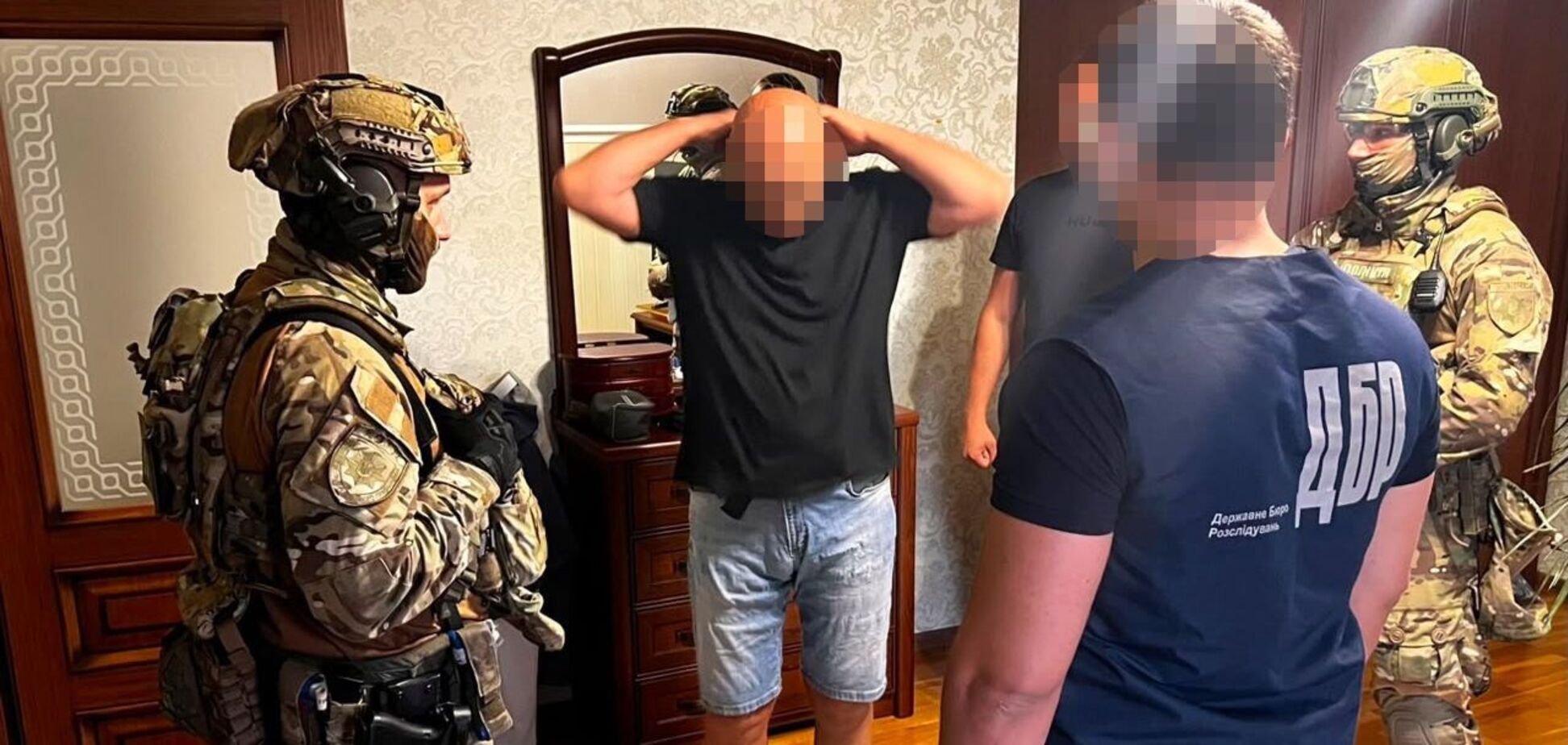 Колишнього начальника Мукачівського районного ТЦК та СП і його підлеглого затримали у справі про незаконне виключення військовозобов’язаних з військового обліку