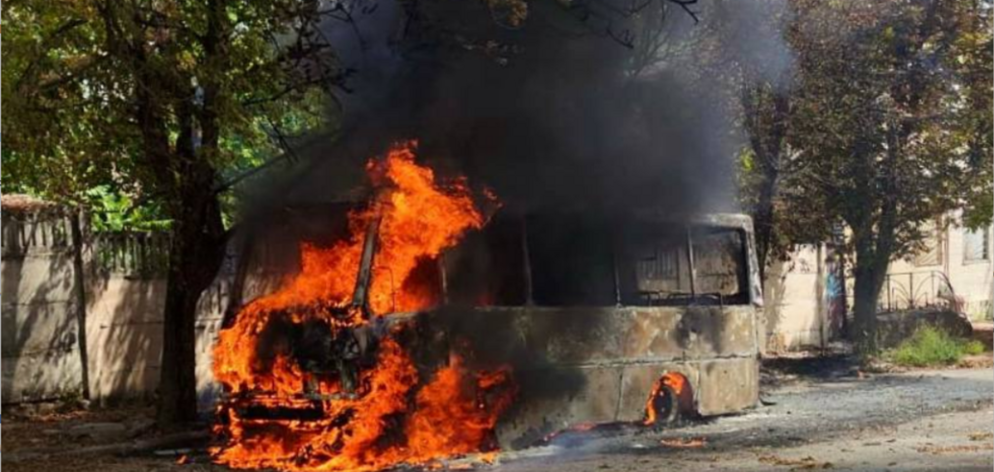У Нікополі окупанти влучили в рейсовий автобус, загинув водій