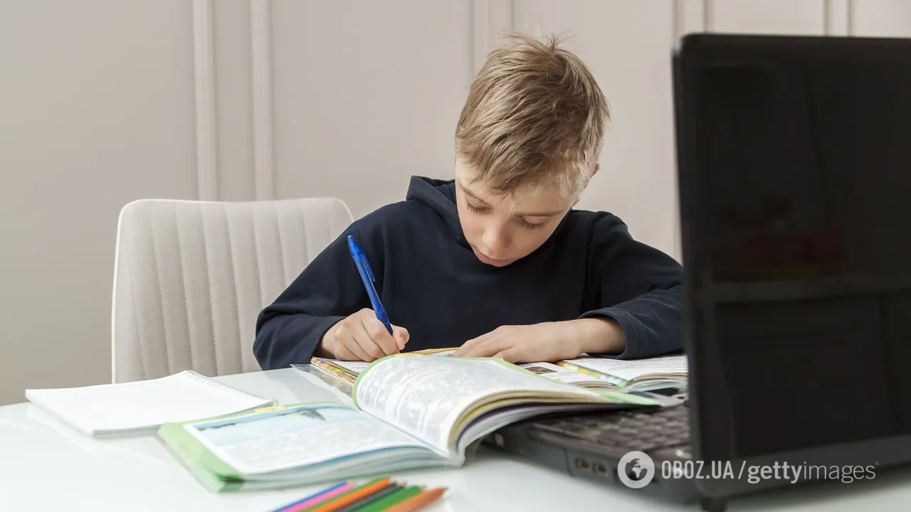 Internet Buzz Ukraine's 2025 Teacher of the Year calls online education a ...