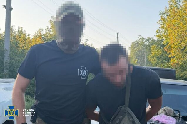 Наводил российские авиабомбы и 'Смерчи' на Славянск: СБУ задержала российского агента. Фото