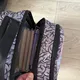 'Это только тетради и книги!' Мама пятиклассницы взвесила рюкзак дочери и вызвала дискуссию в сети