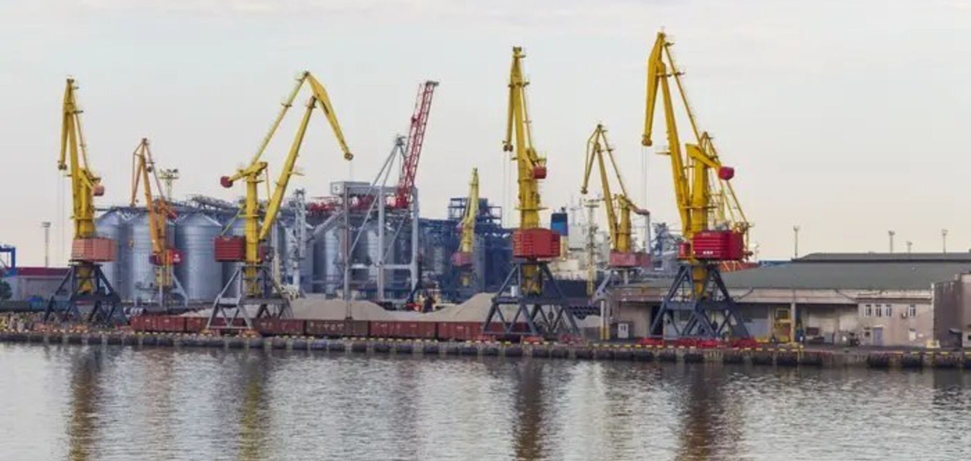 Україні необхідно перевозити близько 5-6 млн тонн вантажів щомісяця