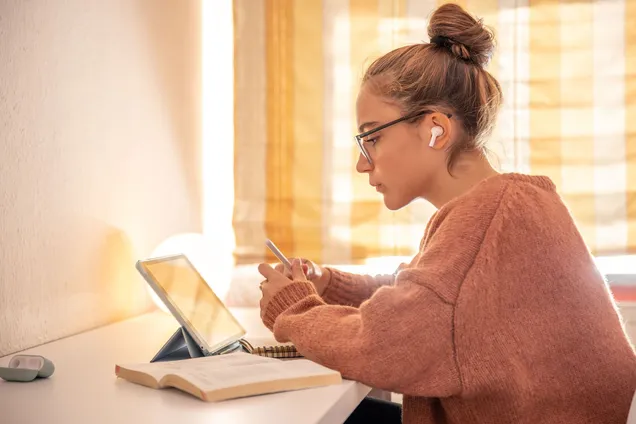 Які AirPods найкращі для телефонних дзвінків