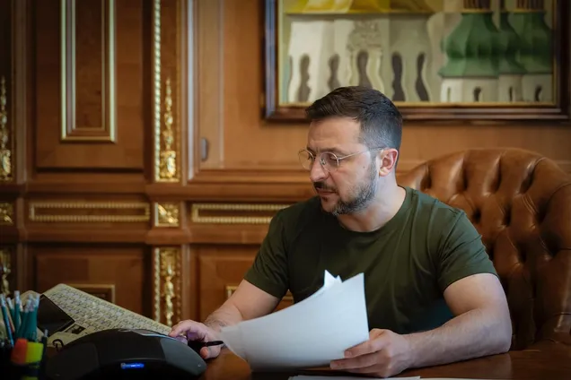 Дизайнер назвав європейського президента, який копіює стиль Зеленського