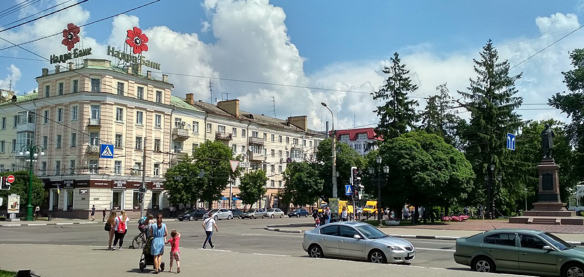 Современный вид Покровской площади в Сумах