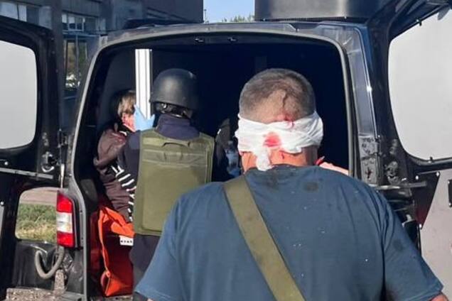 Росія завдала удару по рейсовому автобусу на Дніпропетровщині: пʼятеро людей загинули, є поранені. Фото
