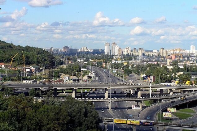 Вид на гирло Либіді та Видубичі з Лисої гори: унікальне фото Києва 1890-х років