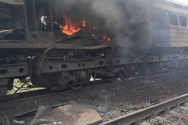 Пожежа внаслідок атаки по локомотиву