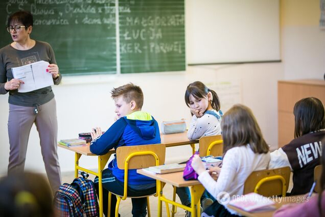 'Пакунок школяра' 3500 грн, нема домашки, а отримати найвищий бал майже нереально: 10 цікавих фактів про школи в Польщі