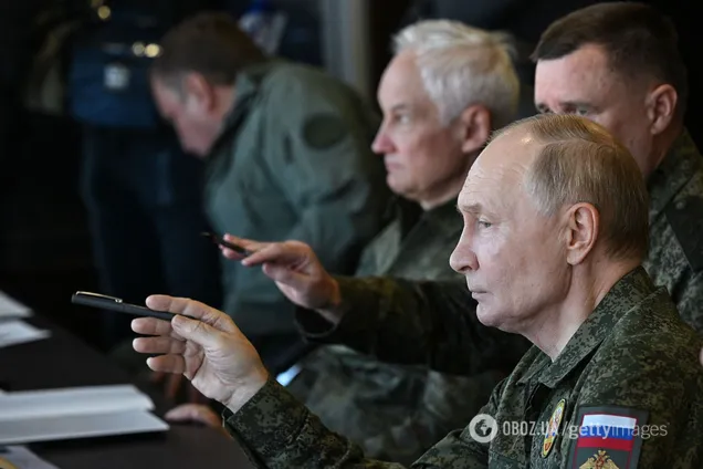 Путін де-факто пропонує Польщі та Угорщині захопити частину України. Інтерв’ю з Шарпом