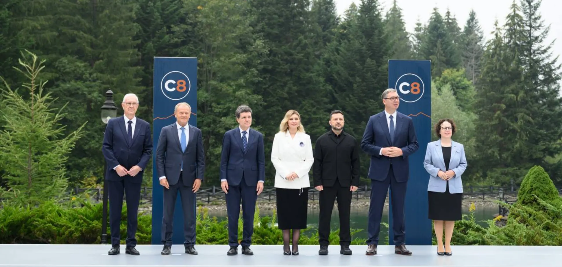 В Украине стартовал саммит нового формата C8