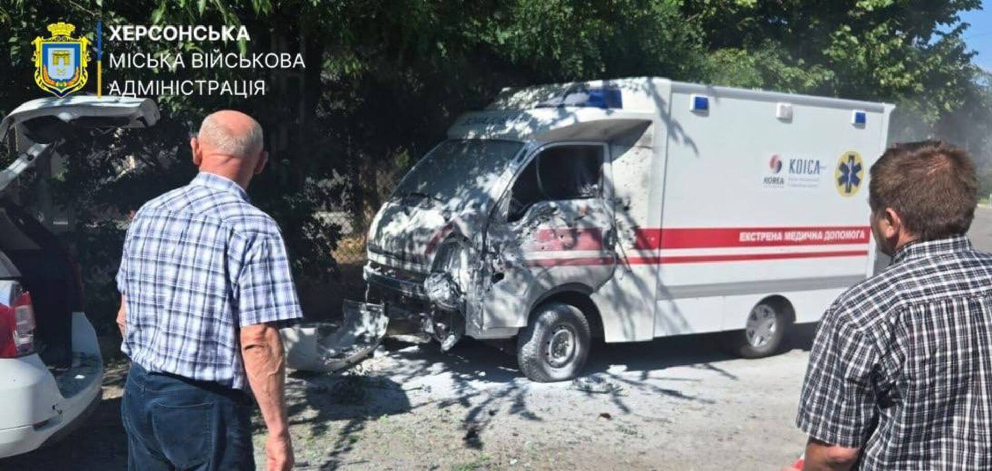 Оккупанты сбросили взрывчатку на территорию больницы в Херсоне: имеются повреждения. Фото