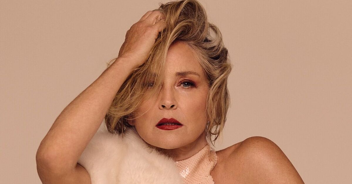 Photo: Obozrevatel Sharon Stone en robe J'amemme pour le magazine Variety