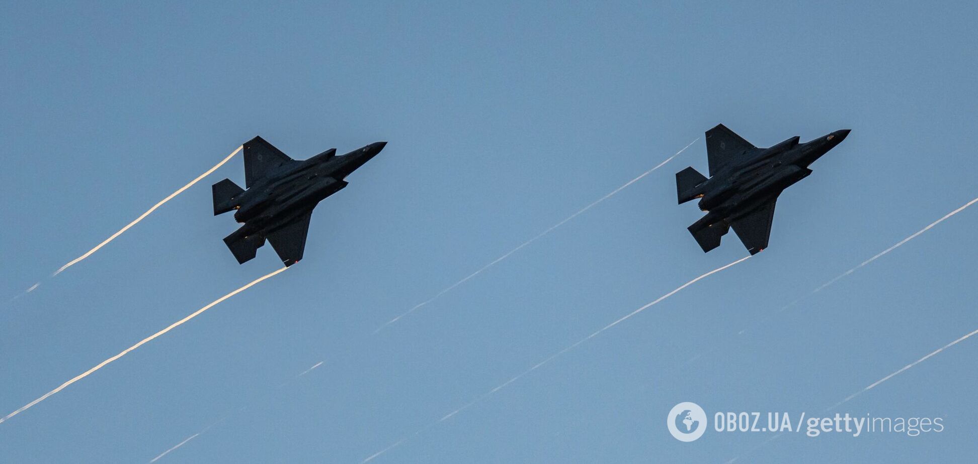 Винищувачі F-35 летять у строю з форсажними двигунами
