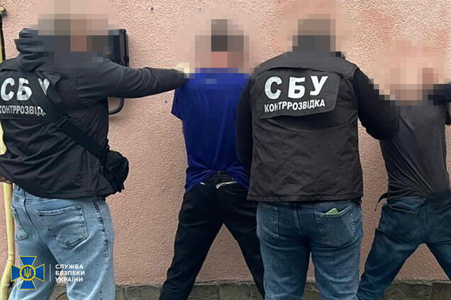 Затримали двох чоловіків, які підірвали вибухівку біля ТЦК на Львівщині: подробиці й фото