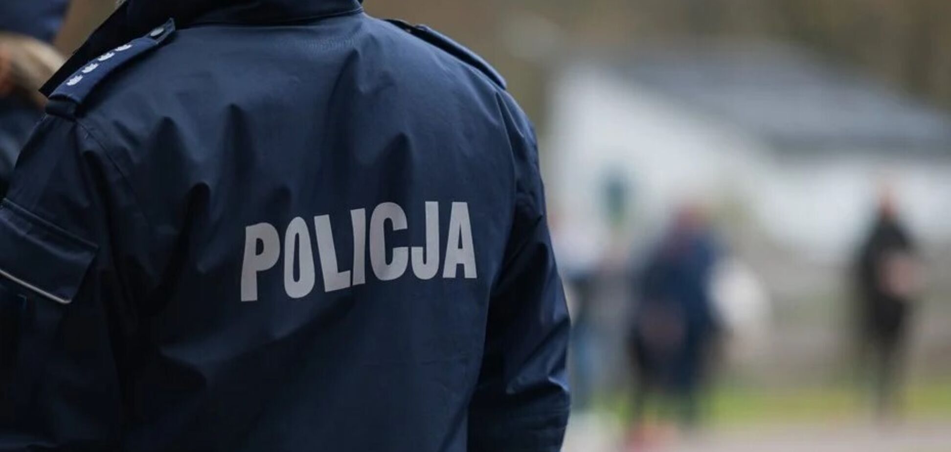 Вырвала прядь волос: в Польше пьяная женщина напала на 13-летнюю девочку из Украины
